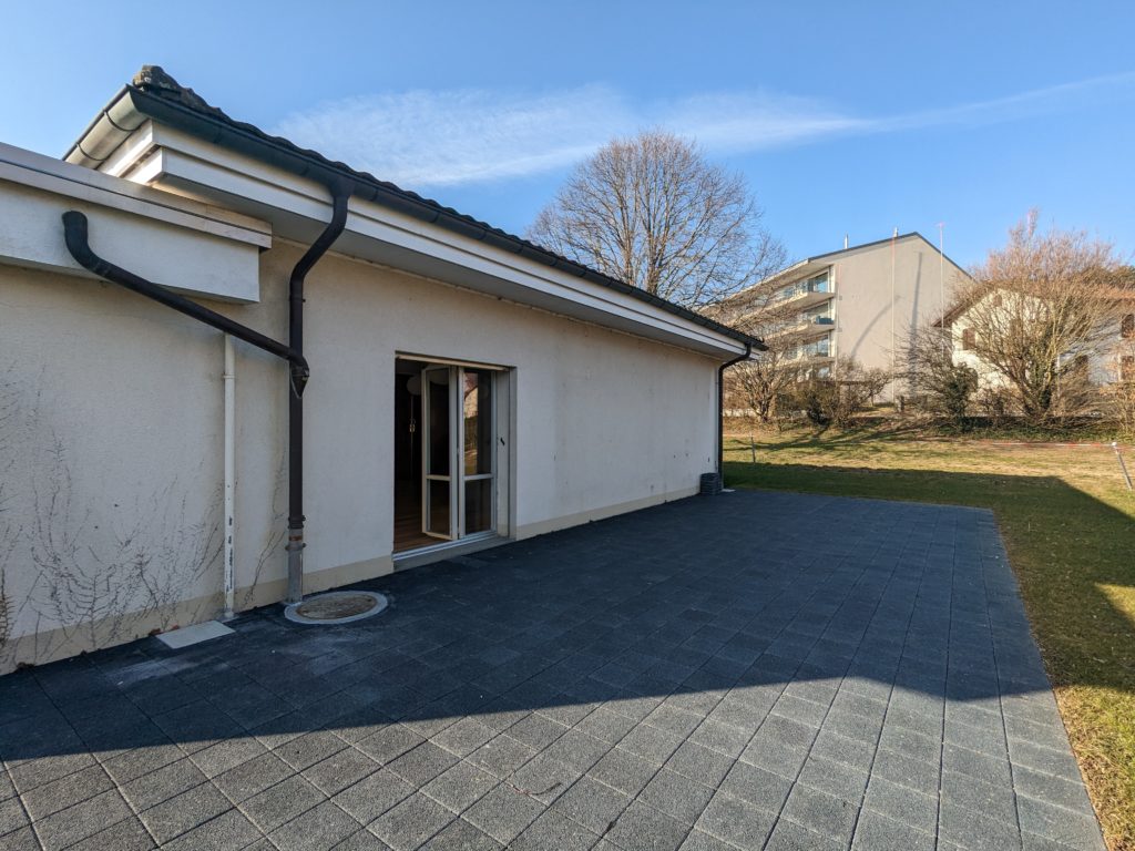 Maison de paroisse de Bôle (terrasse)